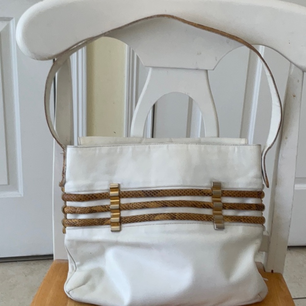 BellidoWhite Leather Shoulder Bag with Gold Accents Vintage - Picture 7 of 7